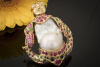Buddha Brosche Anhänger mit Rubin Saphir Tsavorit in 750er Gelbgold 