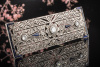 Art Deco Brosche Saphir Elemente Diamanten und Diamant Rosen in Platin 