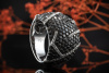 Designer Ring mit 4 Carat Diamanten schwarz und weiß in 750er Weißgold 