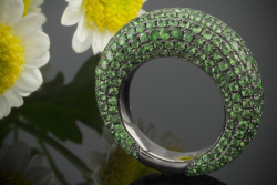 Designer Ring mit 6,70 CT Tsavorit in 750er Weißgold geschwärzt Gr 55