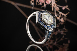 Art Deco Platin Ring mit 1 Diamant 1,02 Ct und Saphir rundum in Platin