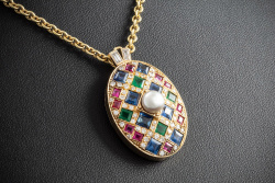 Gold Medaillon für Andenken Sichtfenster Rubin Saphir Smaragd Diamanten
