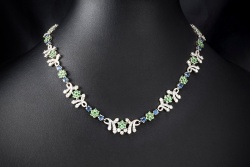 Feines Haute Couture Collier Saphire Tsavorite Diamanten in Weißgold 750