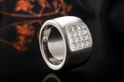 Invisible Setting Ring mit Princess Cut Diamanten im Carré Weißgold 750