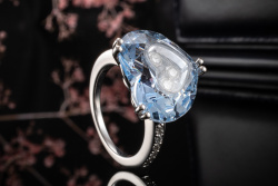 Chopard Herz Ring Happy Diamonds Kristall blau 15 Diamanten in Weißgold