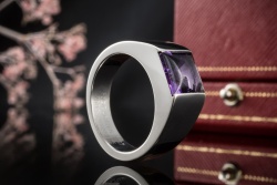 Cartier Tank Ring mit Amethyst Lila Großes Modell Gr. 53 in Weißgold 750