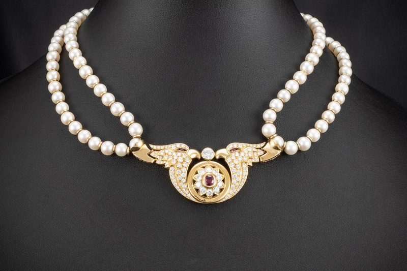Akoya Perlenkette 2 Adler Collier mit Diamanten und Rubin 750er Gelbgold 