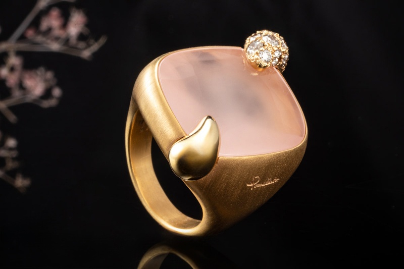 Pomellato Ring Ritratto Rosenquarz u. Diamanten Mattiert in Gelbgold 750 