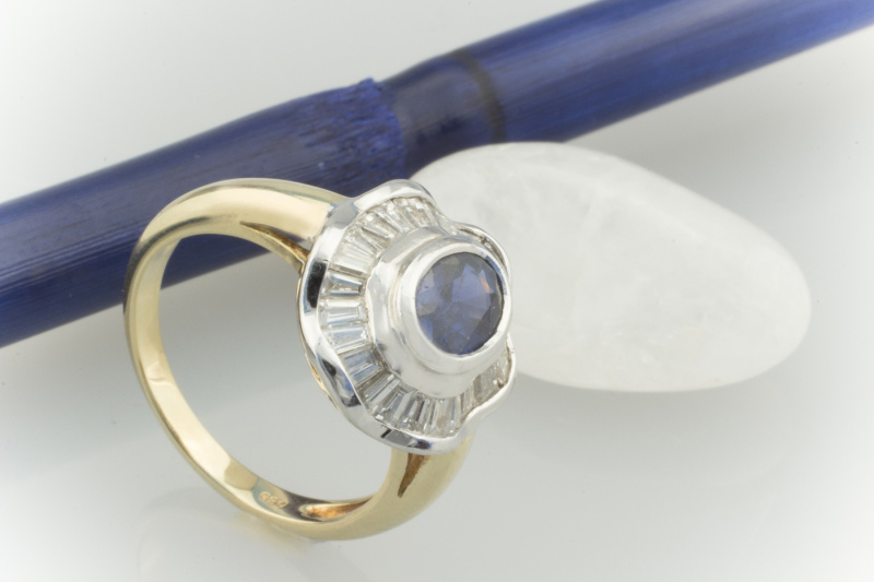 HANS DIETER KRIEGER SAPHIR Ring mit SAPHIR & Baguette Schliff Diamanten 