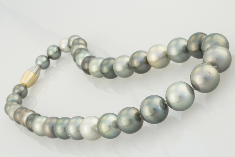 Tahiti Perlenkette Zuchtperle Rund Verlauf Multicolor Goldschließe 45cm 