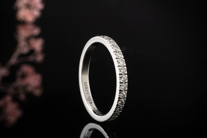 Tiffany Soleste Eternity Ring mit Diamanten Halbmemoire in 950er Platin 