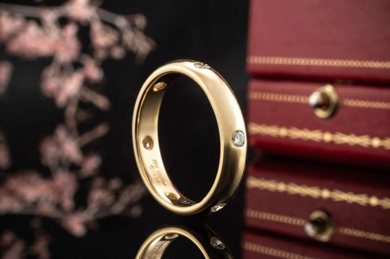 Cartier Ring Stella Bandring mit Diamanten rundum in 750er Gelbgold OVP