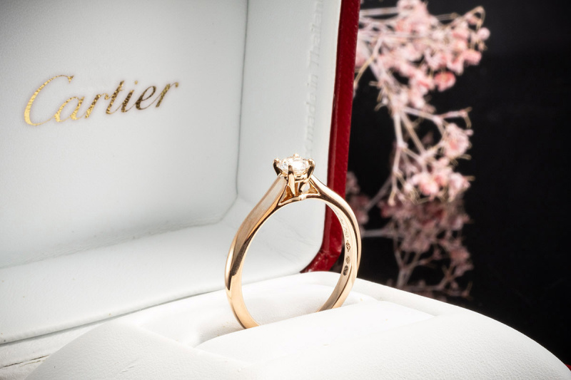 Cartier Solitär Ring 1895 mit 1 Diamant 0,26 Ct in Roségold 750 Full Set 