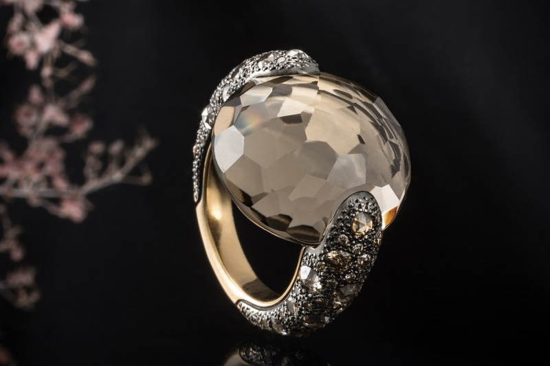 Pomellato Ring Catene Tango mit Rauchquarz und Diamanten in 750er Gold 