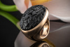 Pomellato Victoria Ring mit Gagat geschnitzt und Diamant in Rotgold 750 