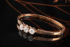 Art Deco Armreif Armband mit 3 Diamanten Brillanten á 1 Carat in Rotgold 