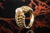 Fred Paris Designer Ring mit Zuchperle im Kugeldesign in 750er Gelbgold 