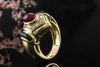 Rubin Cabochon Ring Spitz zulaufend mit Onyx und Diamanten Gelbgold 750 