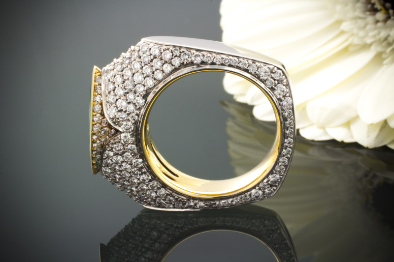 MEISTERWERK Ring mit beeindruckendem SMARAGD & feurigen Brillanten in 750er Gold Bicolor 