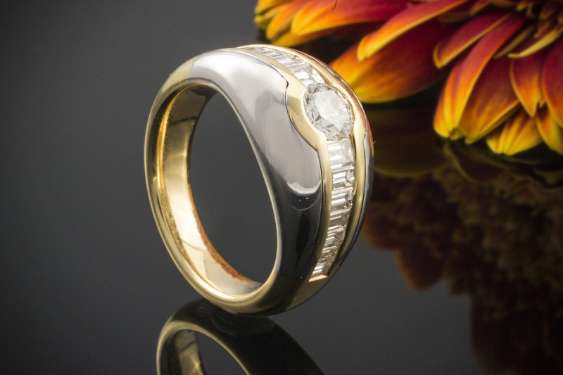BICOLOR Ring BRILLANT mit BAGUETTE DIAMANTEN in 750er Gelbgold Weißgold 