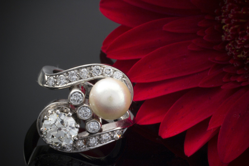 Art Deco Perlenring mit 1 Diamant 1 Ct. Perle & kl. Brillanten in 585er Weißgold 