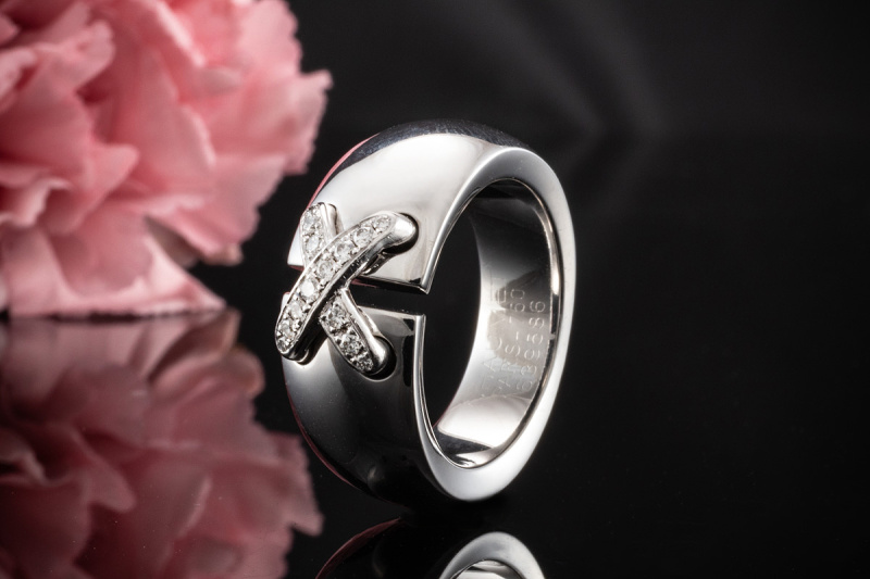 Chaumet Ring Paris mit Diamanten Brillanten Kreuz Knoten in Weißgold 750 