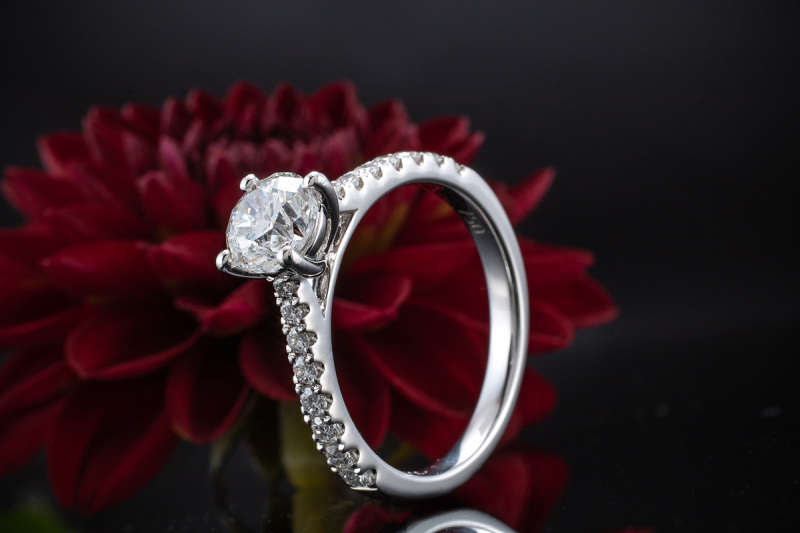 Solitär Ring mit Diamant 1,01 Ct Brillant VS2 Verlobungsring in Weißgold 