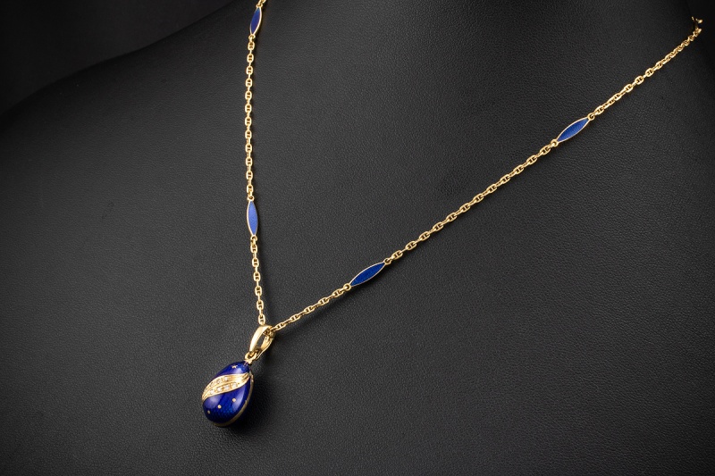 Fabergé Ei Collier Kette mit Anhänger Emaille Blau Brillanten 750er Gold 