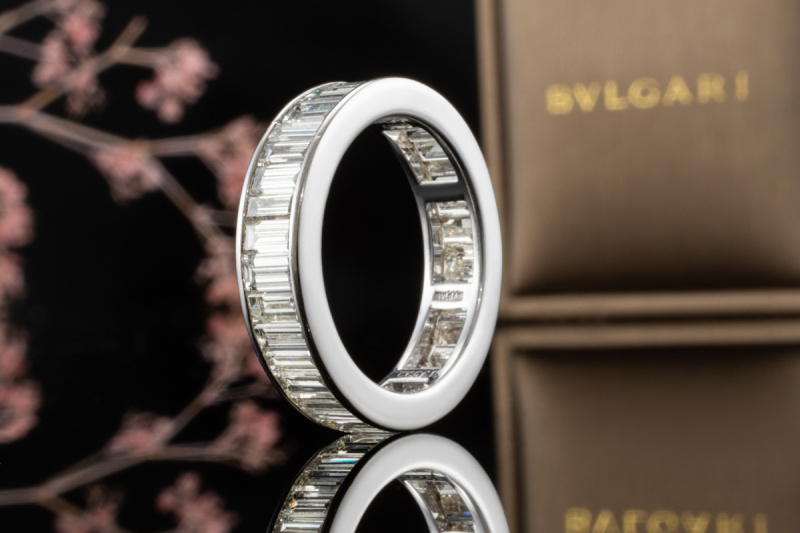 BVLGARI Memoire Ring Weißgold 750 Eternity mit Baguette Diamanten 3,3 Ct 