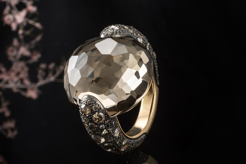 Pomellato Ring Catene Tango mit Rauchquarz und Diamanten in 750er Gold 