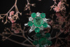 Art Deco Smaragd Ring helles grün mit Diamanten Brillanten in Weißgold 