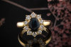 Eleganter massiver Ring mit dunklem Saphir und Top Diamanten Gelbgold 63 