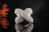 Ring mit 3 Carat Top Diamanten Brillanten über Kreuz in 750er Weißgold 