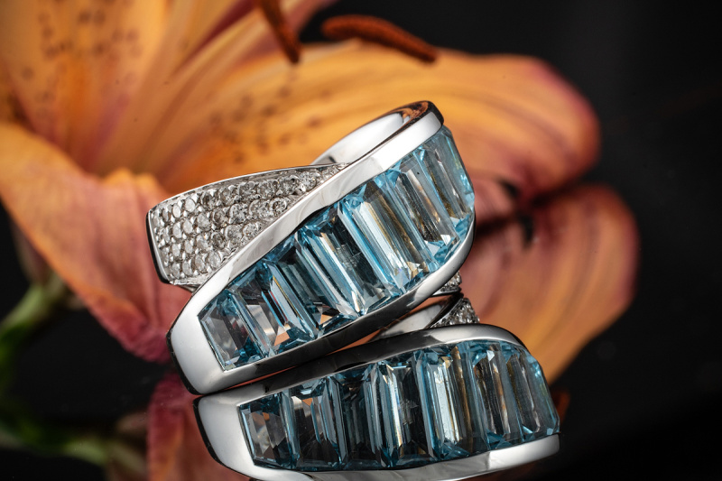 Breiter Designer Ring mit Brillant und Aquamarin Schiene in Weißgold 750 