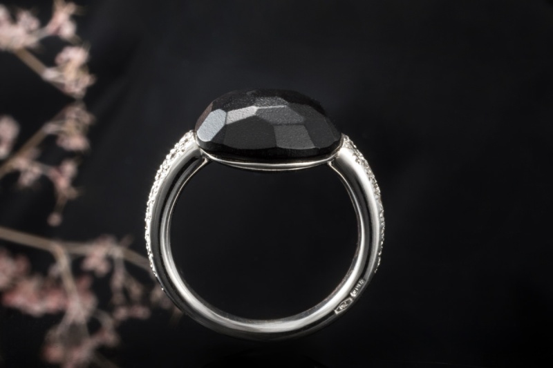 Pomellato Ring Capri Gagat Jet Schwarz mit weißen Diamanten Weißgold 750 