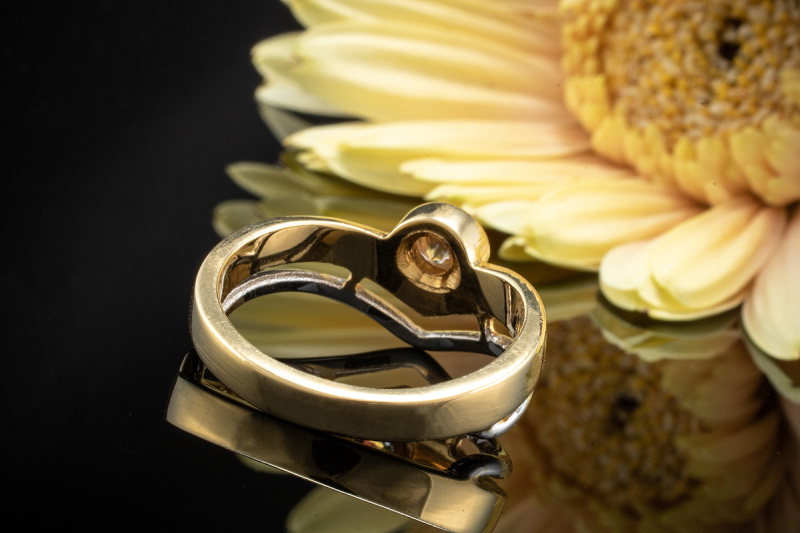 Solitär Ring Designer Schmuckstück mit Diamant Cognac VVSI in 750er Gold Bicolor 