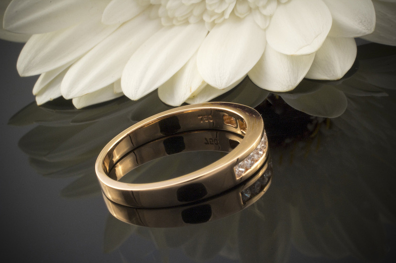 Moderner BrillantRing Ring mit 9 Diamanten in 750er Rotgold UVP 1.990,- 