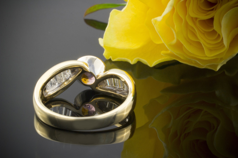 Modischer Bicolor Ring mit Pink Turmalin Baguette Diamanten 750er Gold 