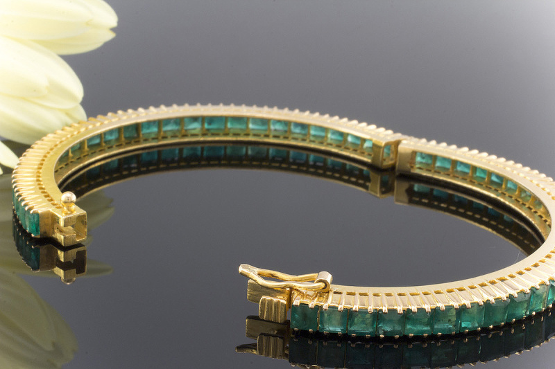 Smaragd Armreif 5 Carat Smaragde Emerald Bracelet in 750er Gelbgold 
