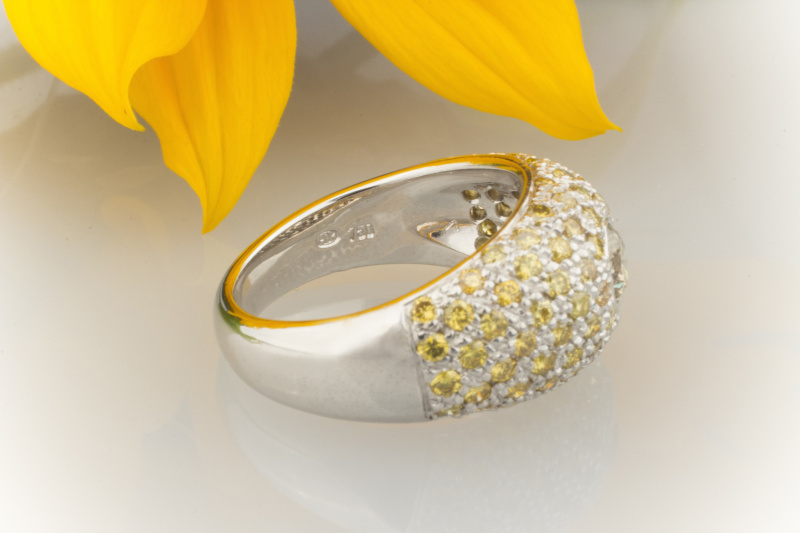 HANS DIETER KRIEGER Ring mit GELBEN Brillanten 750 Weißgold  