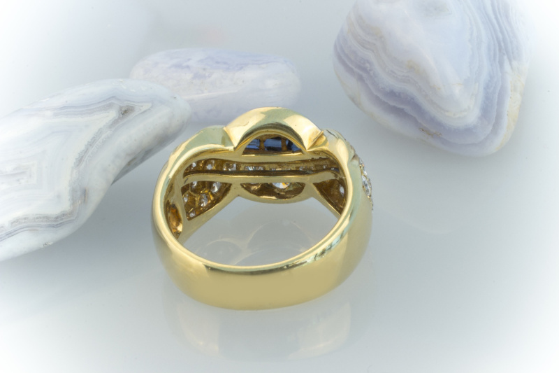 Designer Ring mit VVSI Brillanten & Baguette Saphiren 750 Gold  