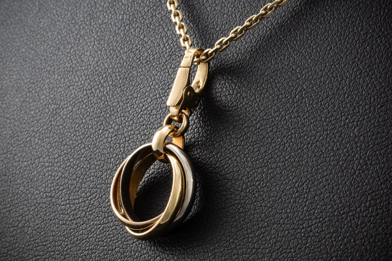 Cartier Trinity Charm Anhänger mit Karabiner 3 Ringe Gold 750 Zertifikat 