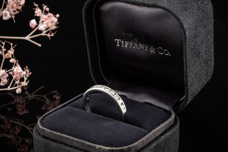 Tiffany Setting Ring Ehering Halbmemoire Halbkreis Diamanten 3 mm Platin 