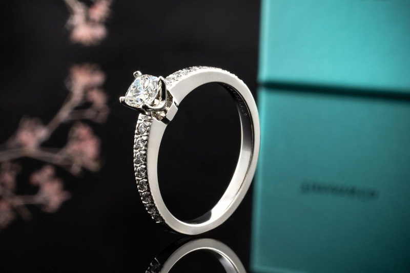 Tiffany & Co. Novo Verlobungsring Solitär Ring Diamanten 0,47 Ct. Platin 