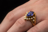 Besonderer Ring mit leuchtendem Tansanit und Top Brillanten in Gold 750 