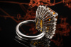 Palmcitrin Ring Farbintensiv mit Baguette Diamanten rundum in Platin 950 