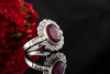Klassischer Rubin Ring Oval mit Brillanten und Baguette Diamanten Platin 