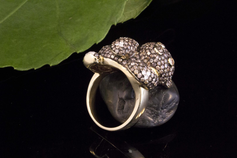 Koala Tier Motiv Ring in 750er Gold mit feurigen Brillanten 