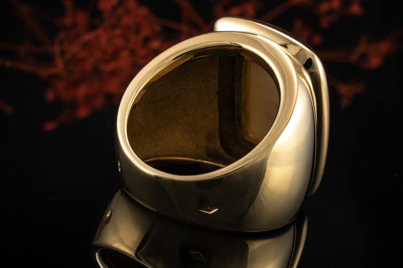 Van Cleef & Arpels Paris Ring mit Perlmutt rechteckig Massiv in Gold 750 