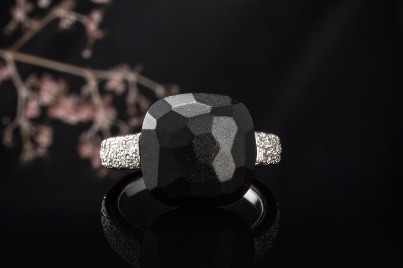 Pomellato Ring Capri Gagat Jet Schwarz mit weißen Diamanten Weißgold 750 